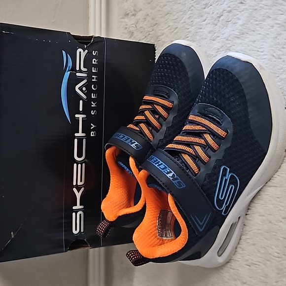 Skechers Microspec Max Sneaker - Picture 2 of 9